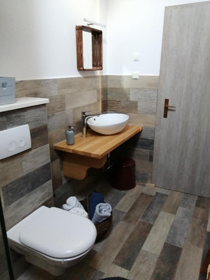 Bed and Breakfast Marcelovi Dvori Pirovac Exterior foto