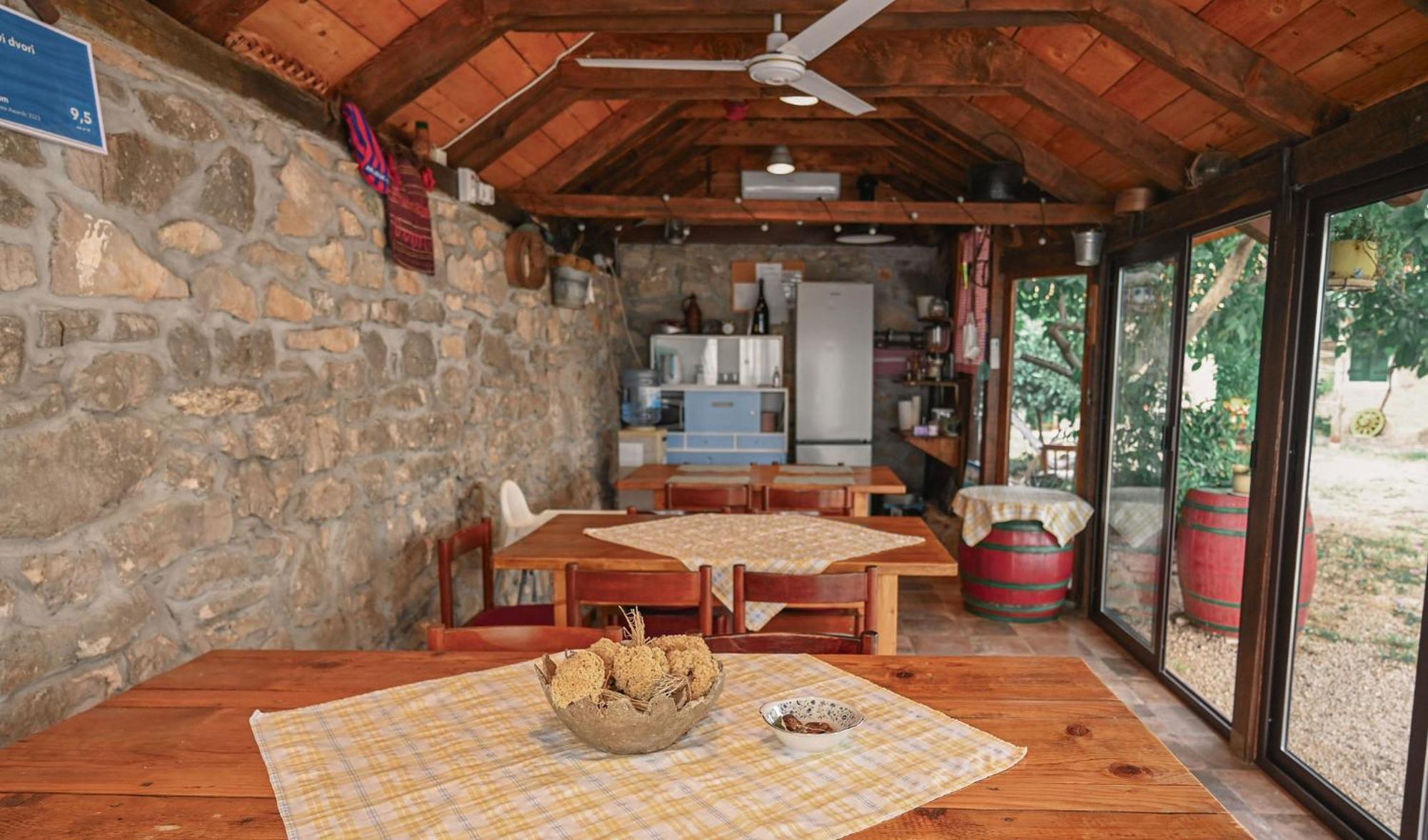 Bed and Breakfast Marcelovi Dvori Pirovac Exterior foto