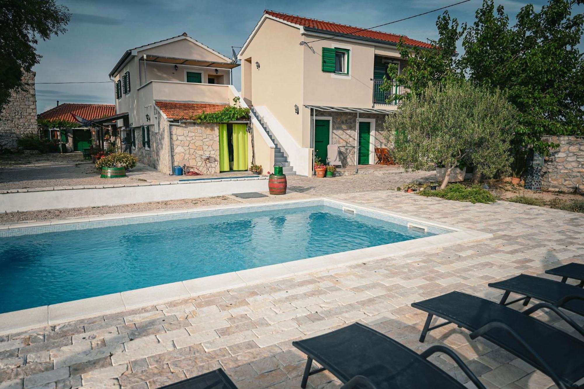 Bed and Breakfast Marcelovi Dvori Pirovac Exterior foto